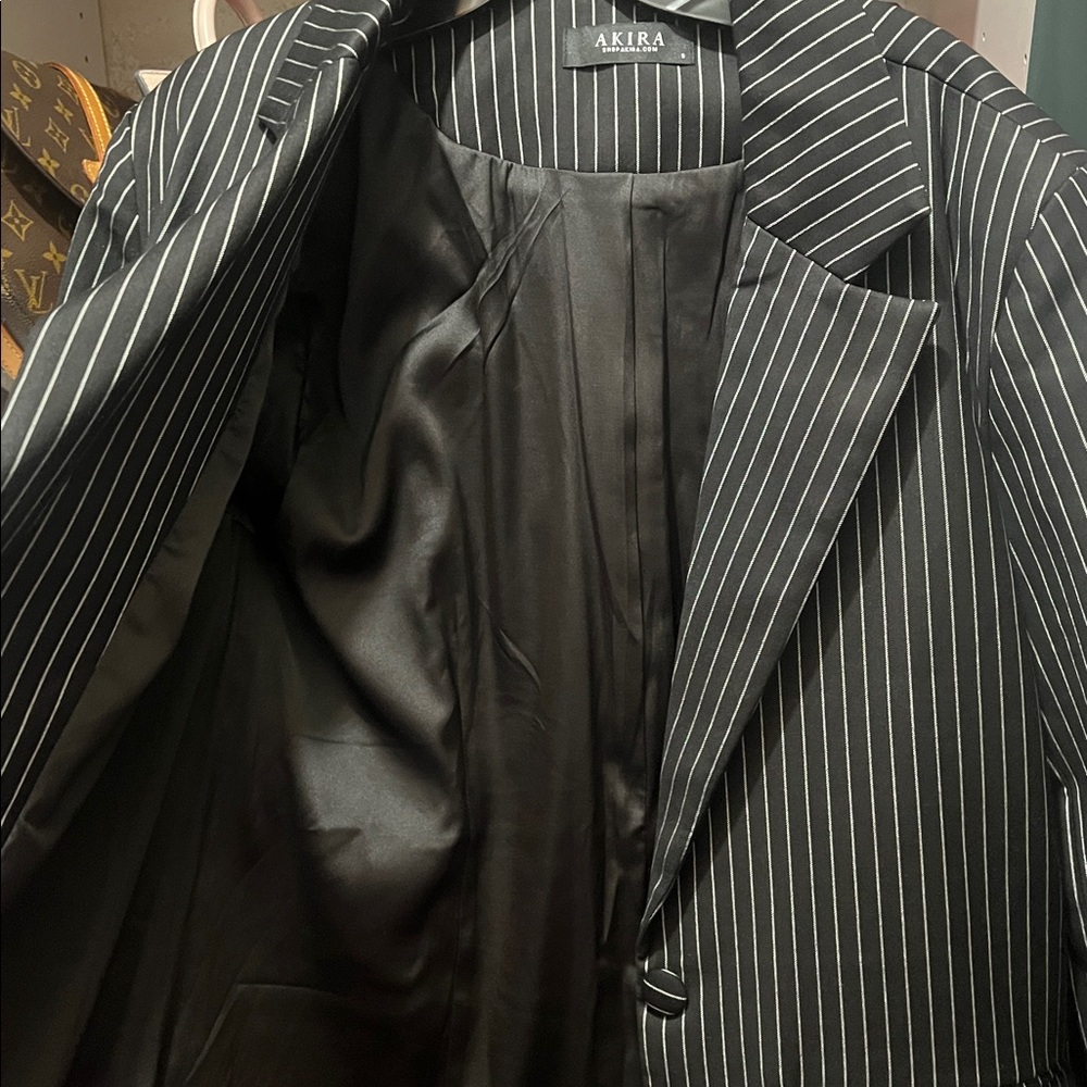 ✨AKIRA Charcoal Pinstripe Blazer✨ like new - Picture 7 of 12